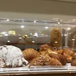 Est ホテル ピオンビーノ