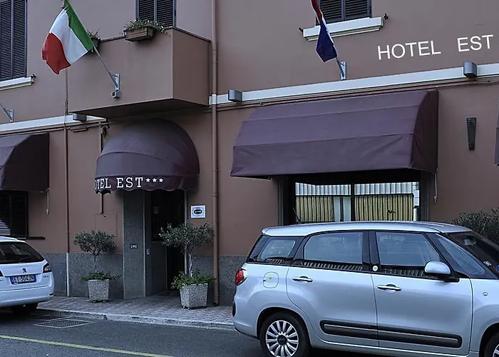 Est Hotel 3*