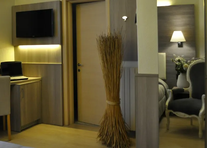 Est Hotel 3*
