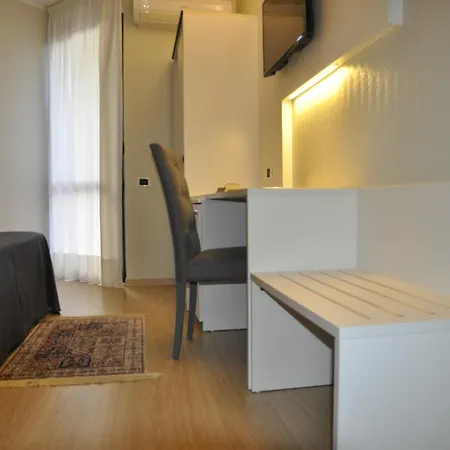 Est Hotel Piombino