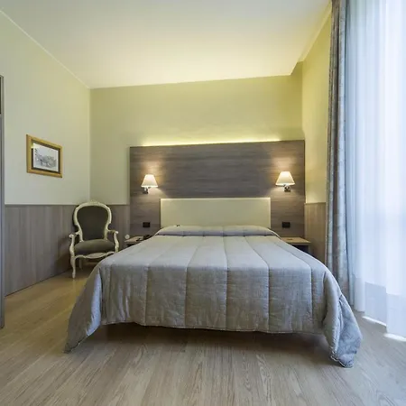 Est Hotel Piombino