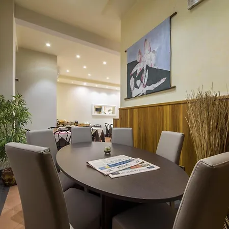 Hotel Est 3*
