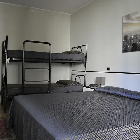 Hotel Est 3*