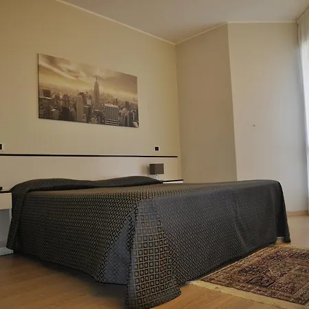 Hotel Est