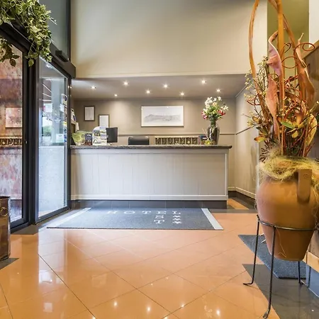 Hotel Est 3*