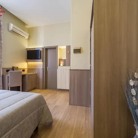 Hotel Est